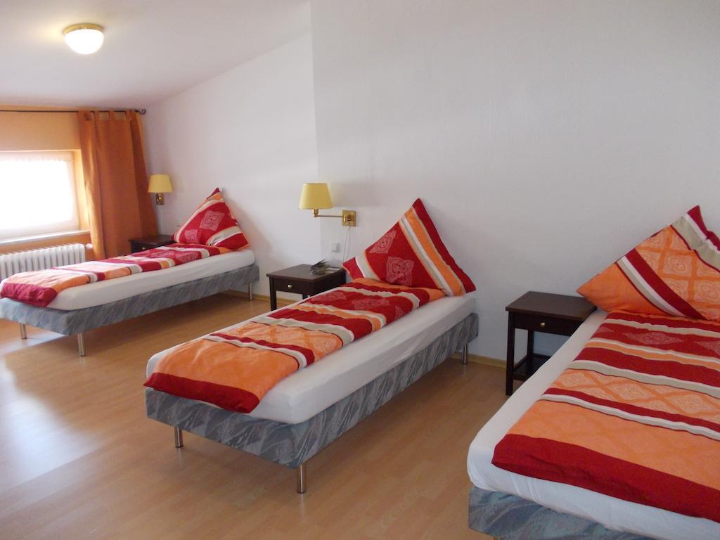 Hotel Im Bahnhof Пассау Номер фото