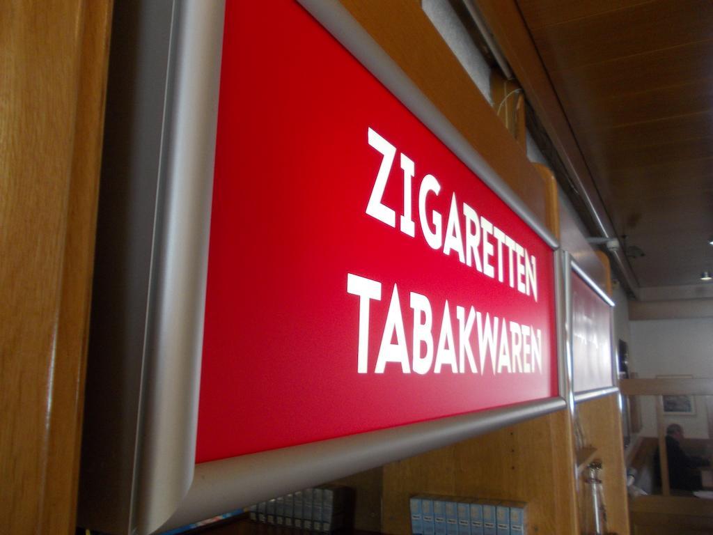 Hotel Im Bahnhof Пассау Экстерьер фото