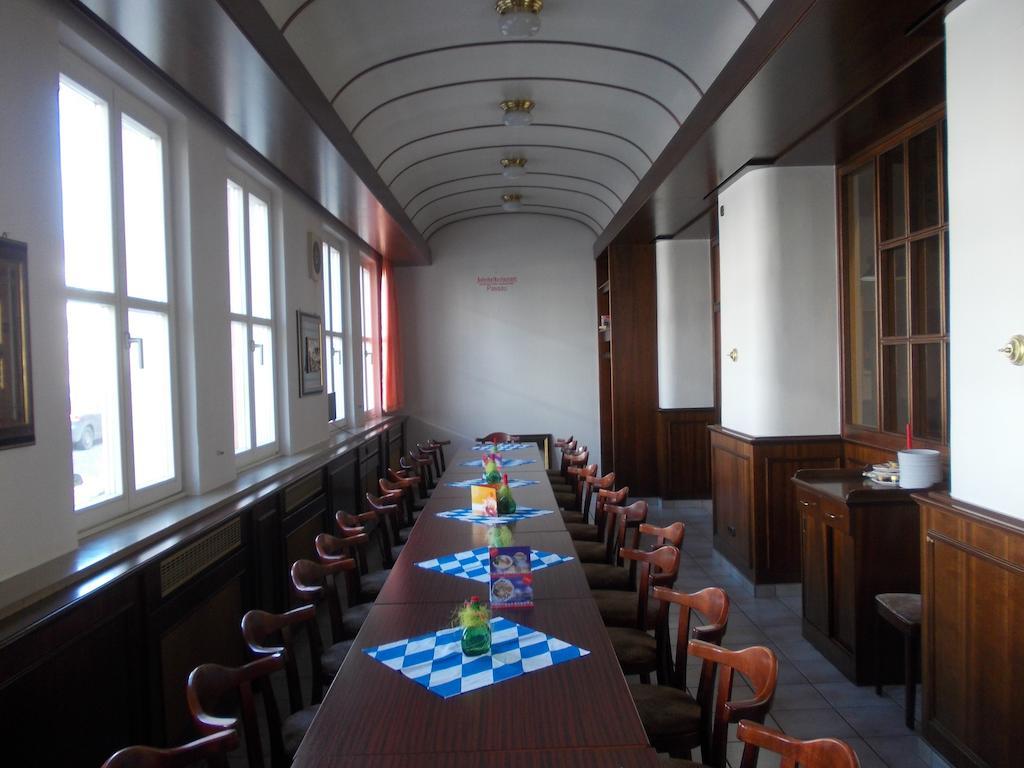 Hotel Im Bahnhof Пассау Экстерьер фото